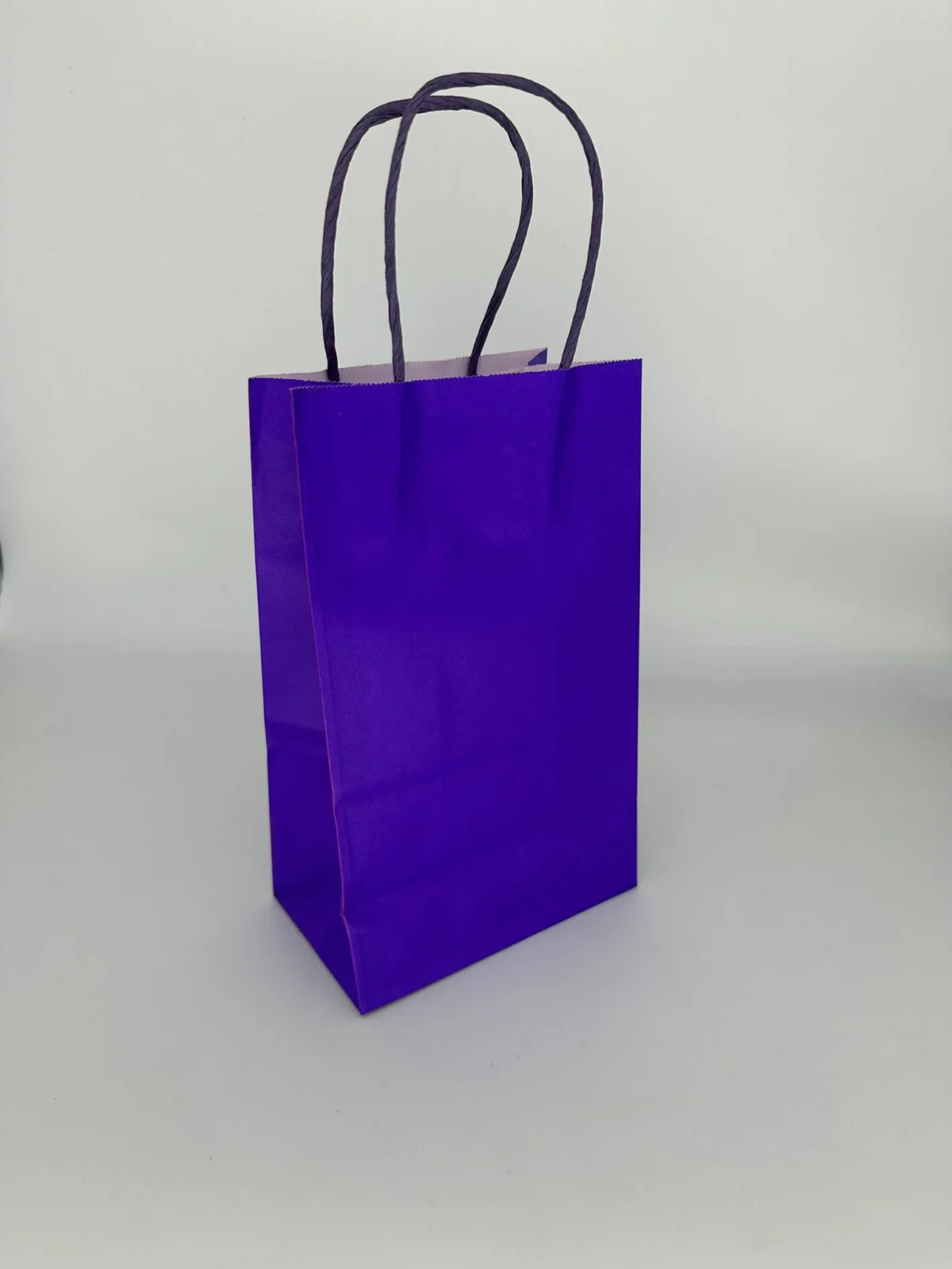 Bolsa Sorpresitas Papel con Asas Violeta - por unidad