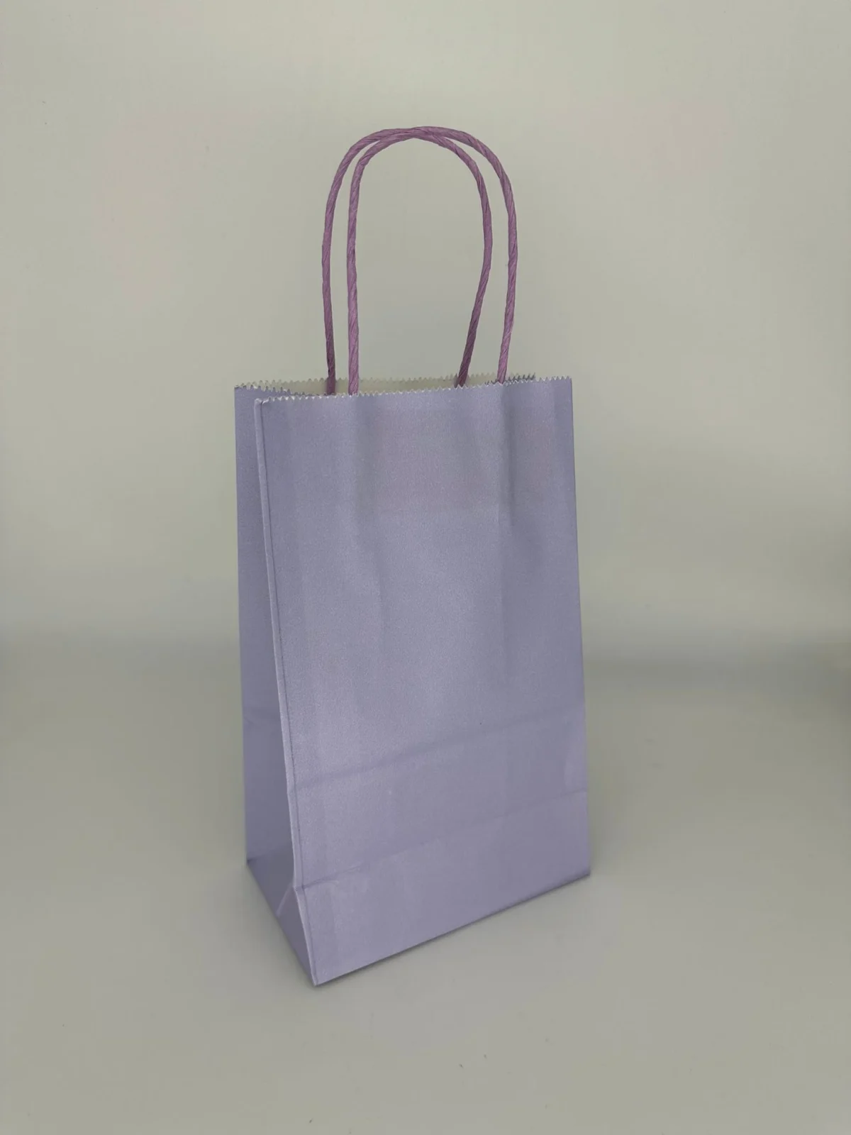 Bolsa Sorpresitas Papel con Asas Lila -  por unidad